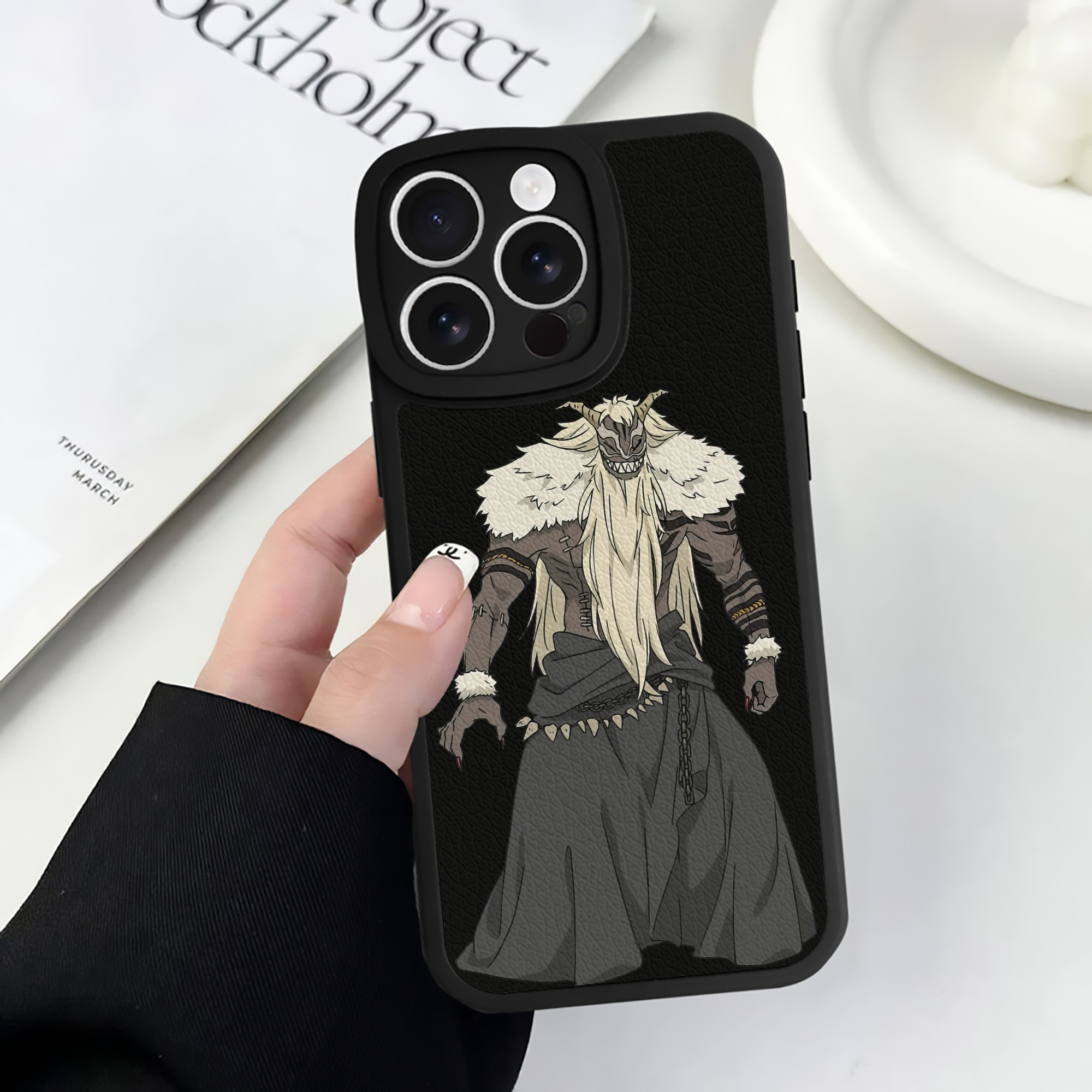 （画像用） 葬送のフリーレン Frieren 【iPhone 16シリーズ対応】シリコンスマホケース（レザー調） 材質：シリコン